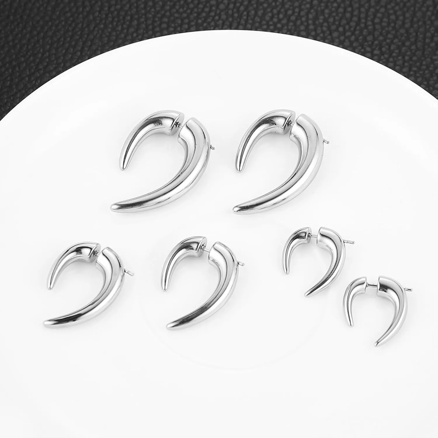 HZMAN Dragon Claw Stud Earrings for Men Women Stainless Steel Gothic Punk Piercing Sharp Claw Spike Earring Jewelry Gift